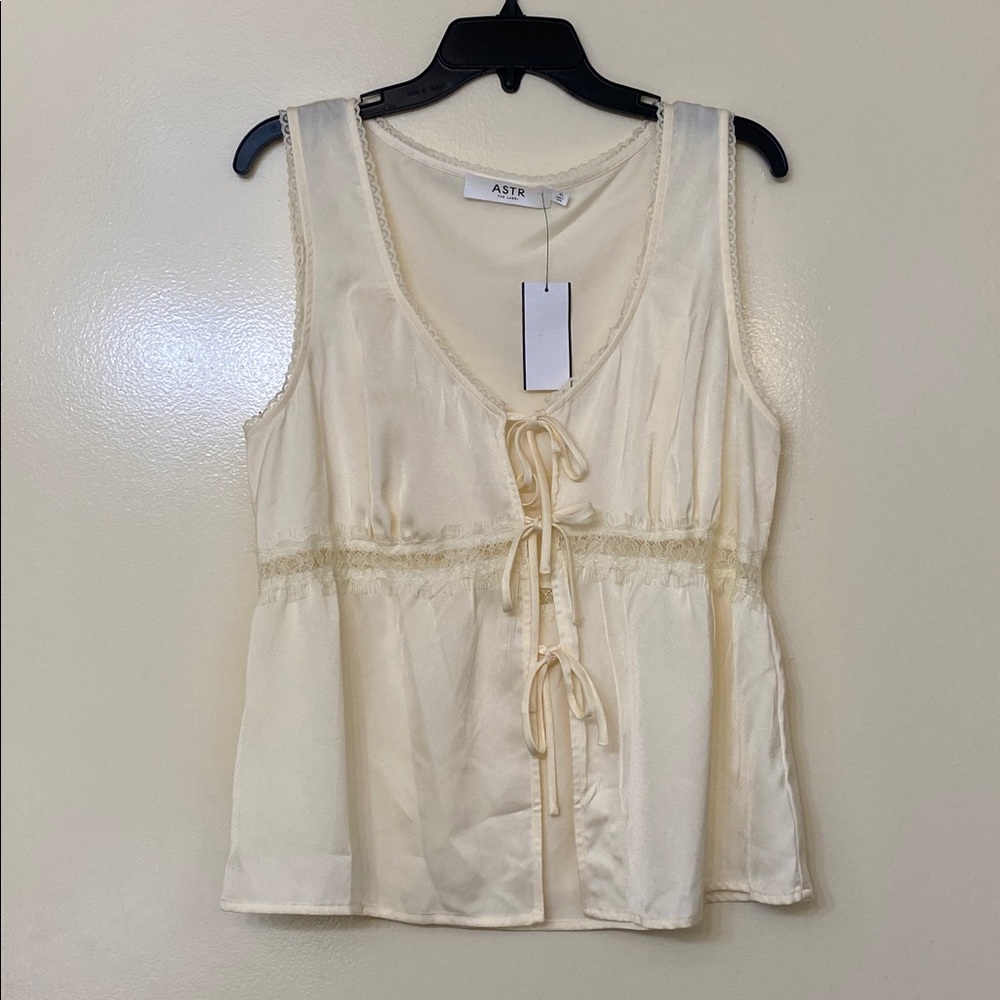 Tie Front Lace Trim Satin Tank Top - Picture 5 of 7